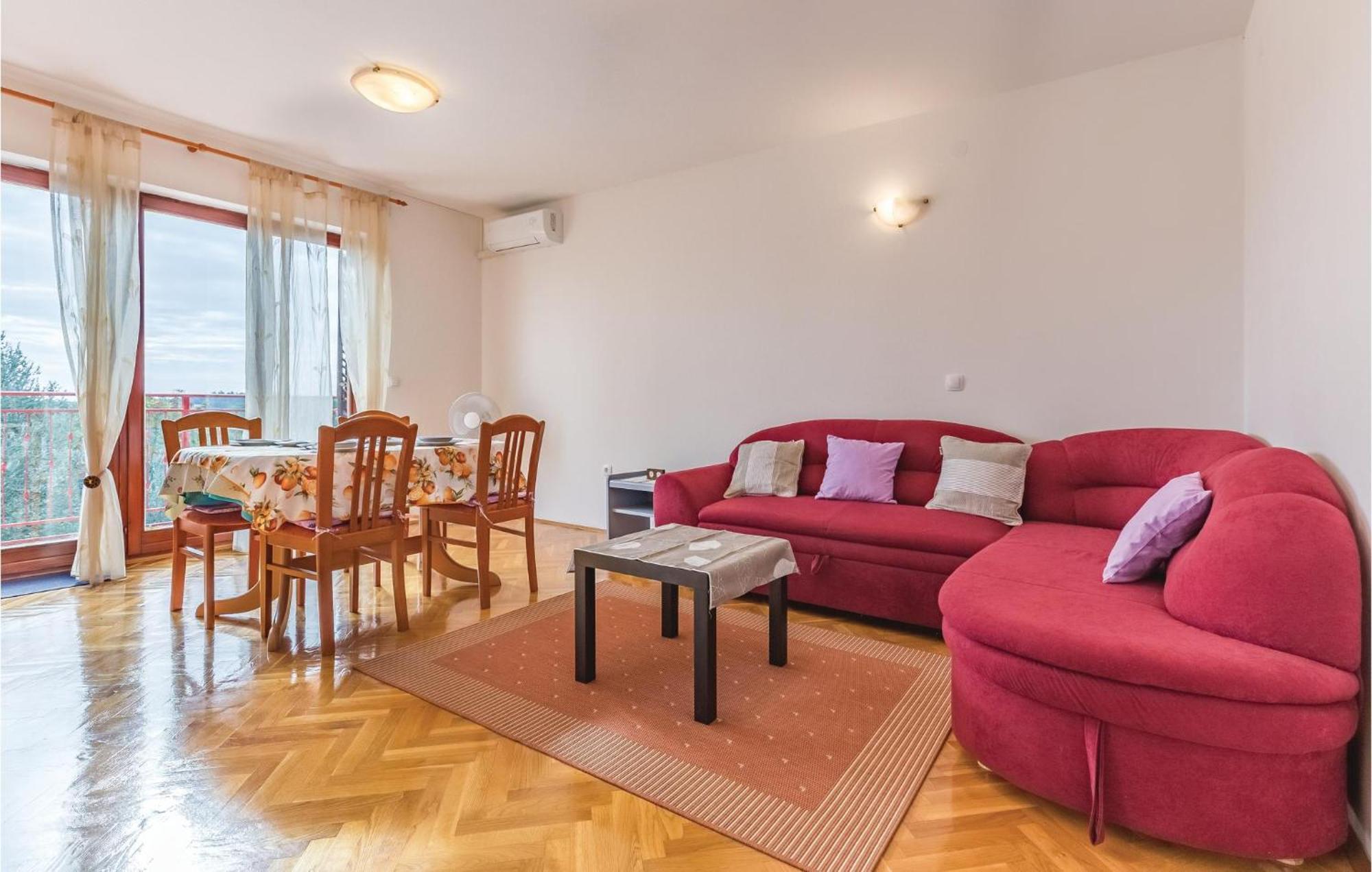 6 Bedroom Nice Home In Segotici ภายนอก รูปภาพ