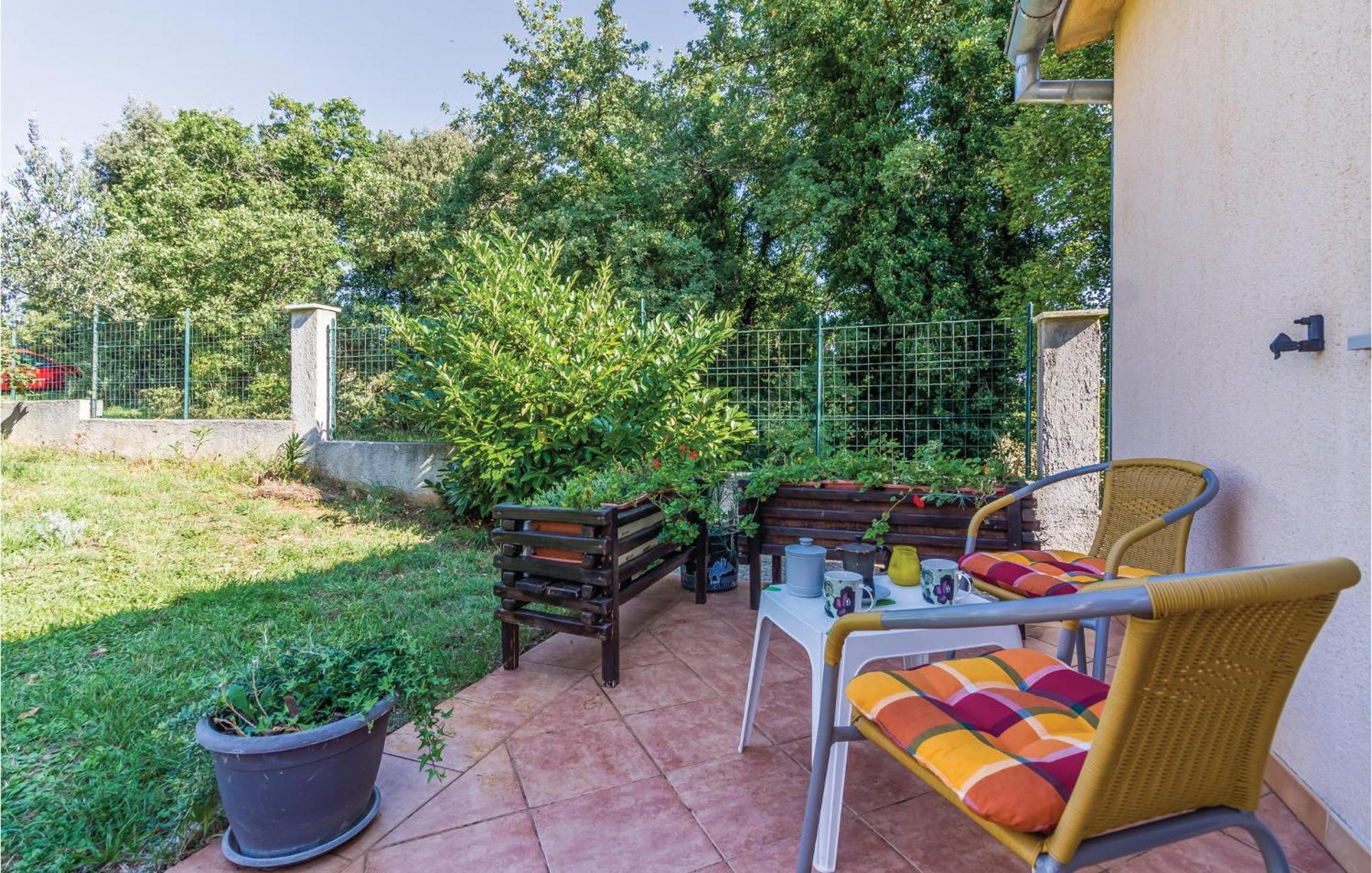 6 Bedroom Nice Home In Segotici ภายนอก รูปภาพ