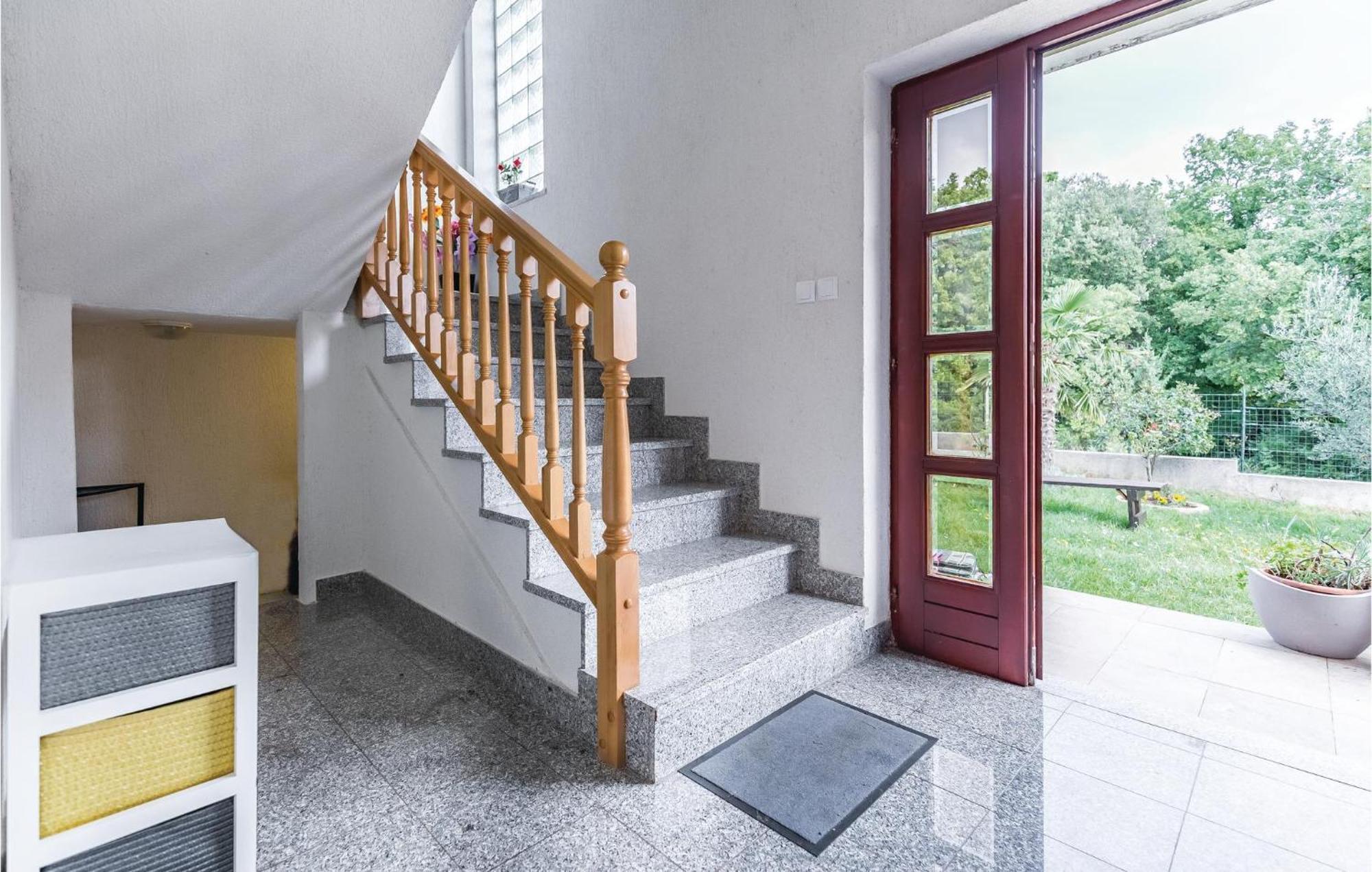 6 Bedroom Nice Home In Segotici ภายนอก รูปภาพ