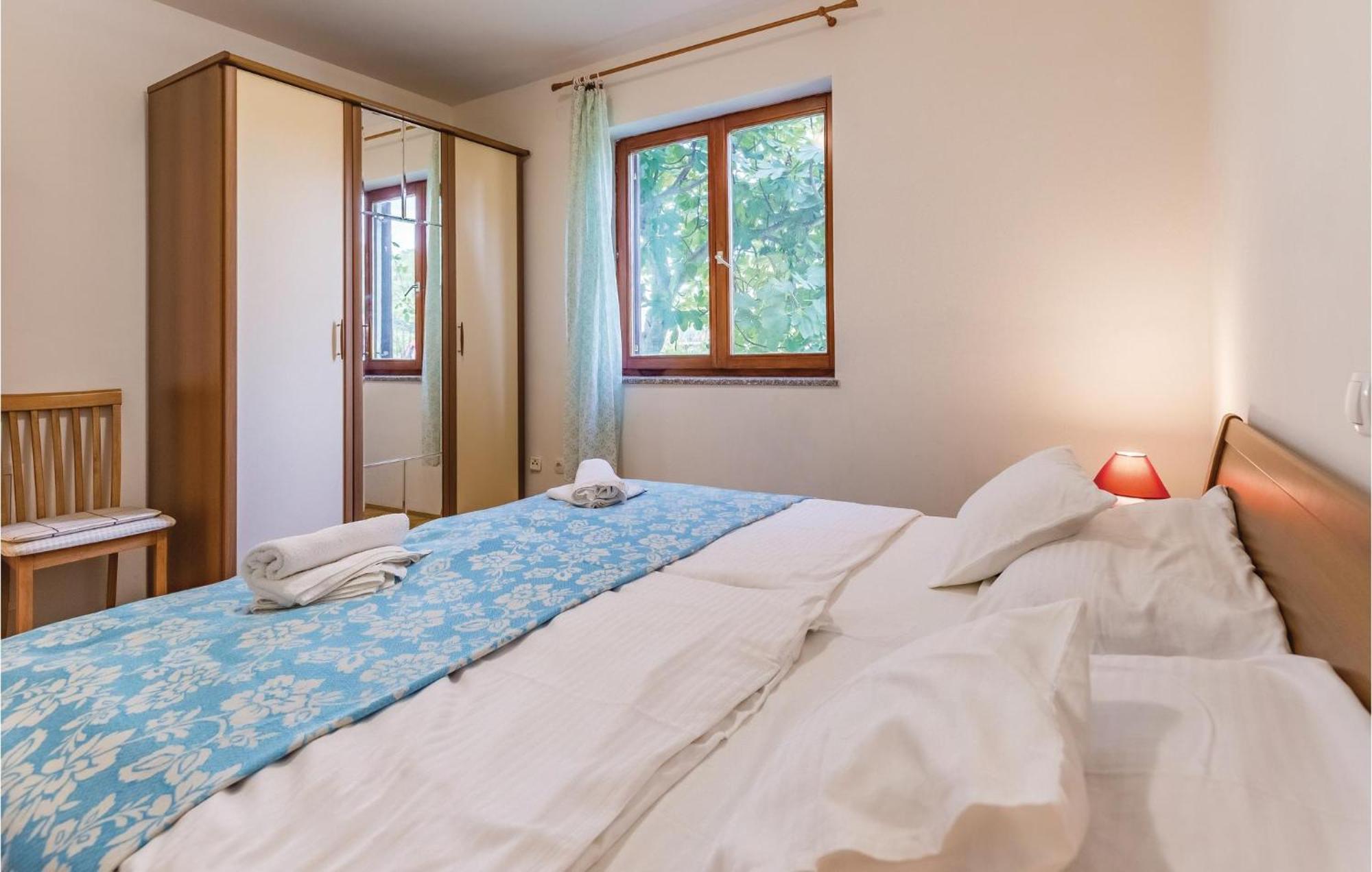 6 Bedroom Nice Home In Segotici ภายนอก รูปภาพ