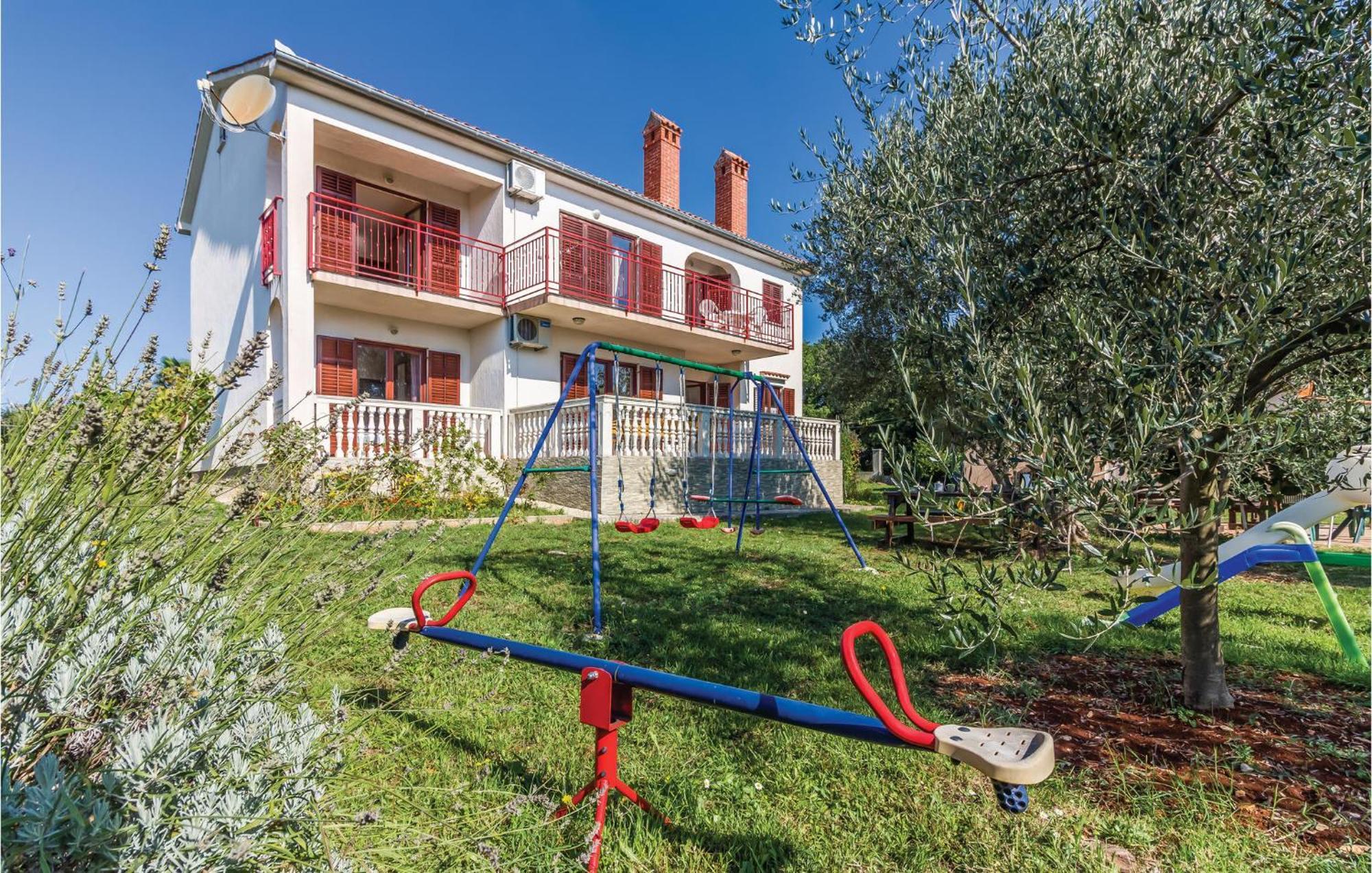 6 Bedroom Nice Home In Segotici ภายนอก รูปภาพ